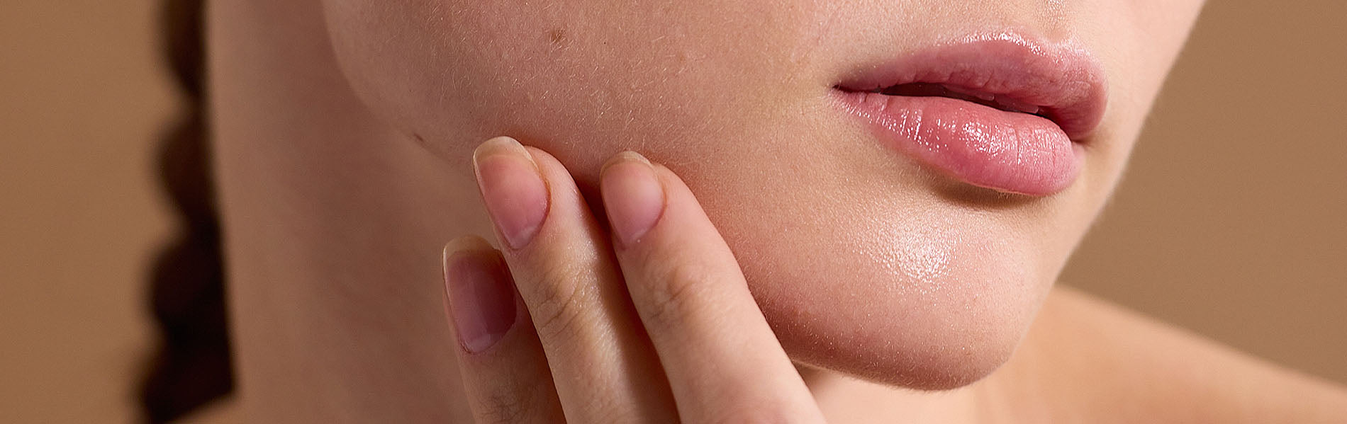 How To Get Rid of A Double Chin From Home with Skin Tightening